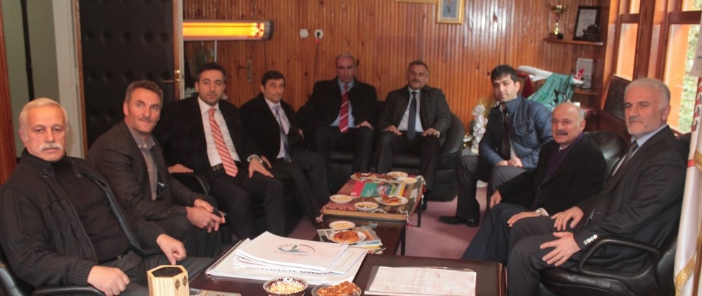 İL GENEL MECLİSİ BAŞKANI VE BERABERİNDEKİ HEYET ÇAMLIHEMŞİN' DE