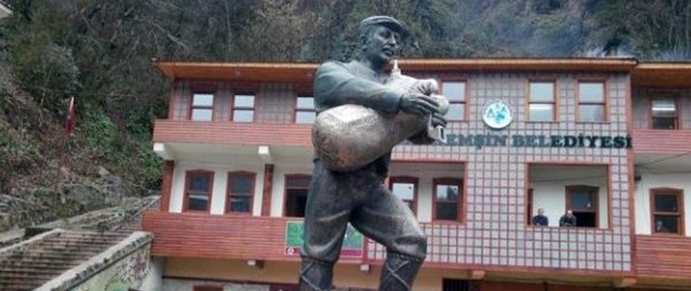 ÇAMLIHEMŞİN BELEDİYESİ TAŞINDI