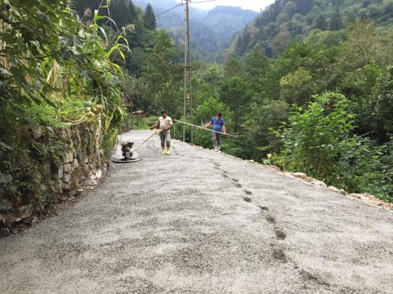 YOL BETONLAMA ÇALIŞMASI