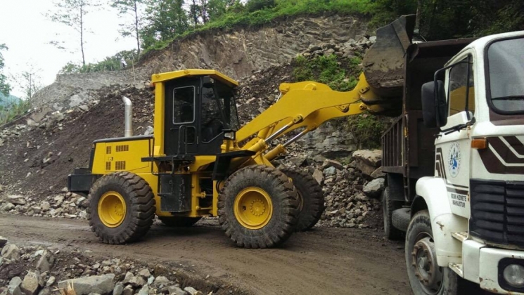 Yağmurlu Mahallesi  Yol Onarım Çalışmaları Başladı